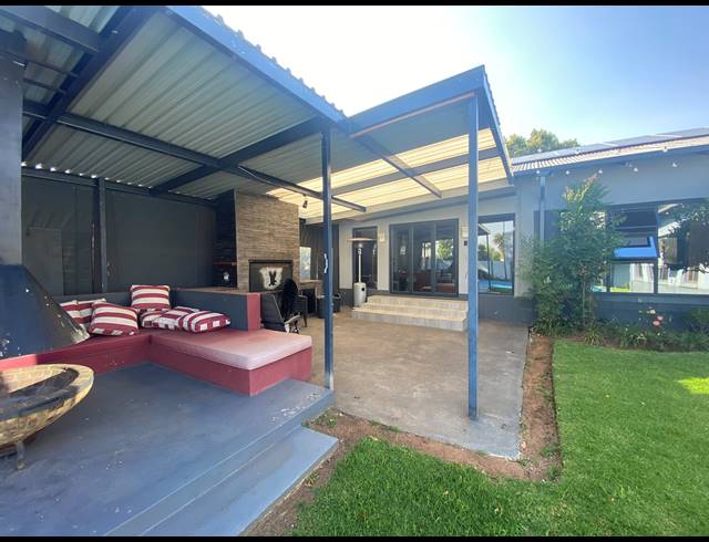 3 BEDROOM FREEHOLD FOR SALE IN RYNFIELD